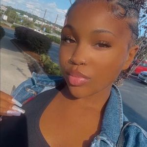 Meet your Posher, Nyla